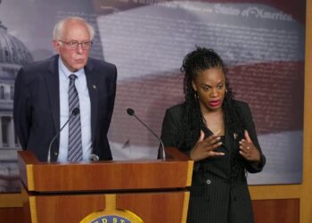 LIVE: Sen. Sanders and Rep. Lee Introduce Bill to Abolish Super PACs