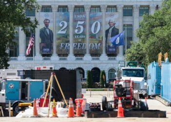 Trump’s 250th celebration IN RUINS as artists BAIL one-by-one