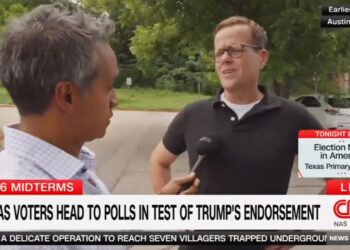 HOLY F*** REPUBLICAN VOTERS TURN ON TRUMP