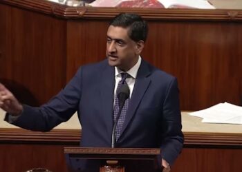 Ro Khanna slams the Trump admin’s Iran war on the House floor & proposes to tax Big Oil’s profits